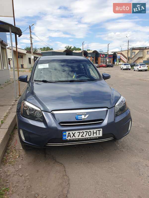 Внедорожник / Кроссовер Toyota RAV4 EV 2013 в 