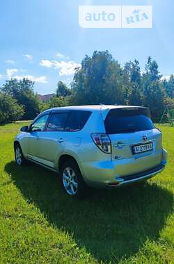 Внедорожник / Кроссовер Toyota RAV4 EV 2014 в Киеве