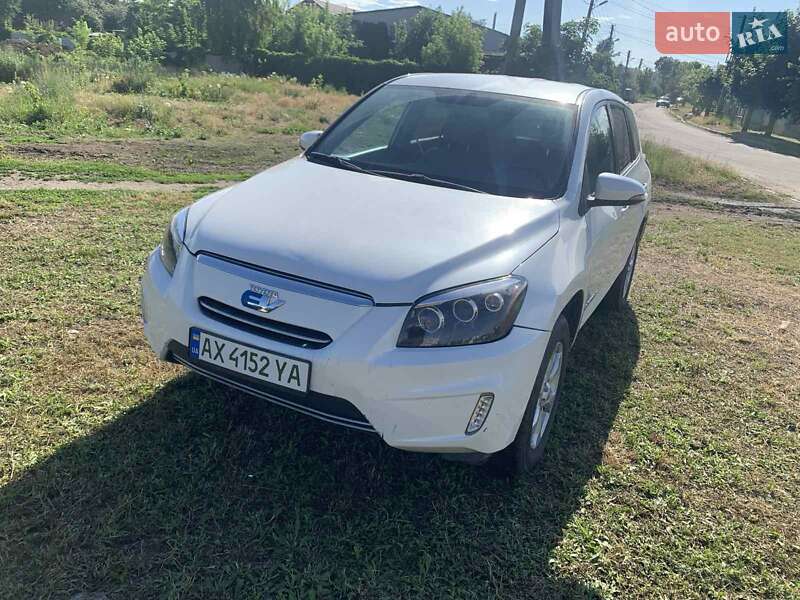 Внедорожник / Кроссовер Toyota RAV4 EV 2013 в Харькове фото 4 Внедорожник / Кроссовер Toyota RAV4 EV 2013 в Харькове