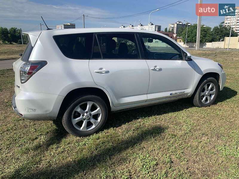 Внедорожник / Кроссовер Toyota RAV4 EV 2013 в Харькове фото 9 Внедорожник / Кроссовер Toyota RAV4 EV 2013 в Харькове