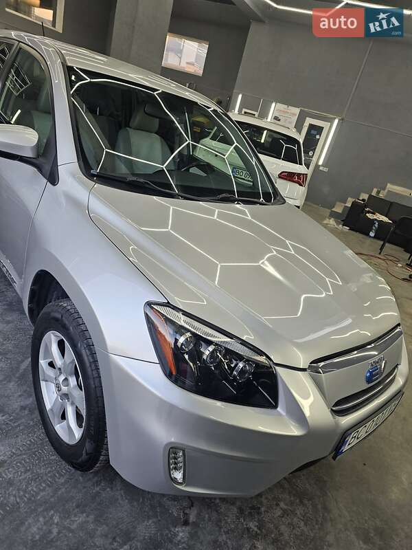Toyota RAV4 EV 2014
