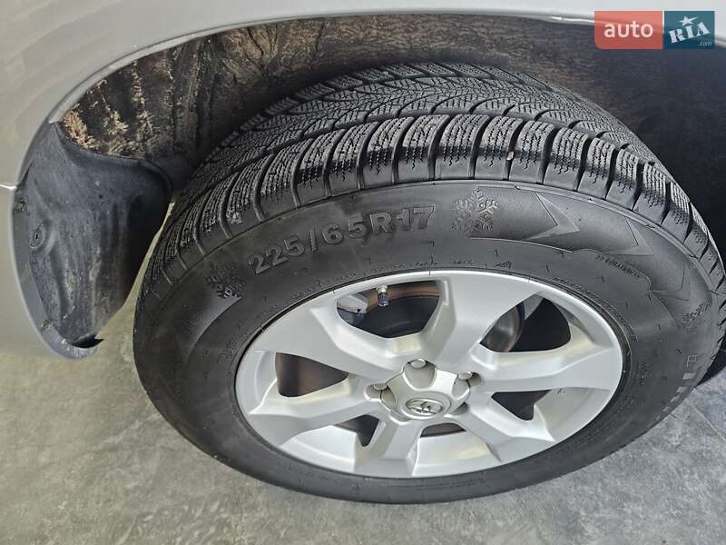 Внедорожник / Кроссовер Toyota RAV4 EV 2014 в Львове