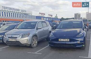 Внедорожник / Кроссовер Toyota RAV4 EV 2013 в 