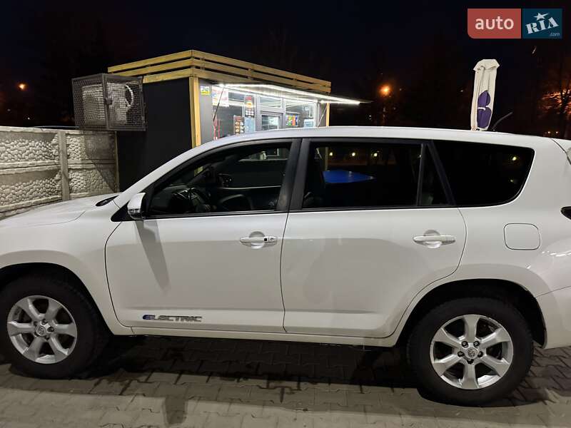 Внедорожник / Кроссовер Toyota RAV4 EV 2012 в Кривом Роге