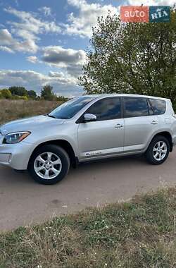 Внедорожник / Кроссовер Toyota RAV4 EV 2014 в 
