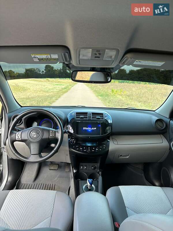Внедорожник / Кроссовер Toyota RAV4 EV 2014 в Киеве