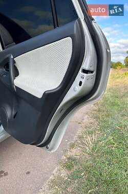 Внедорожник / Кроссовер Toyota RAV4 EV 2014 в 