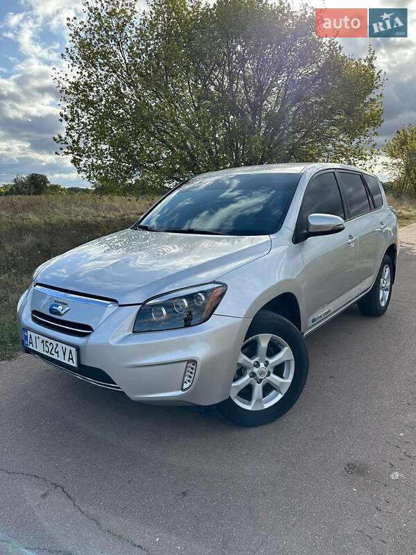 Внедорожник / Кроссовер Toyota RAV4 EV 2014 в Киеве