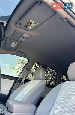 Внедорожник / Кроссовер Toyota RAV4 EV 2014 в 