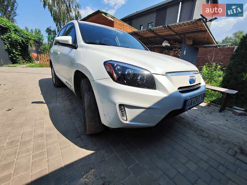 Позашляховик / Кросовер Toyota RAV4 EV 2014 в Києві