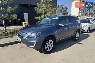 Внедорожник / Кроссовер Toyota RAV4 EV 2014 в 