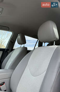 Внедорожник / Кроссовер Toyota RAV4 EV 2013 в 