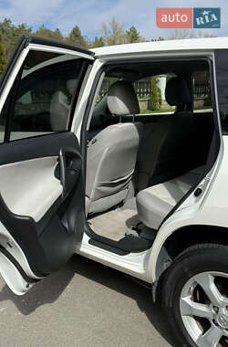 Внедорожник / Кроссовер Toyota RAV4 EV 2013 в 