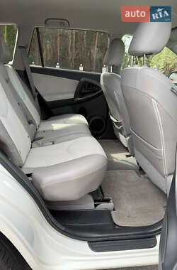 Внедорожник / Кроссовер Toyota RAV4 EV 2013 в 