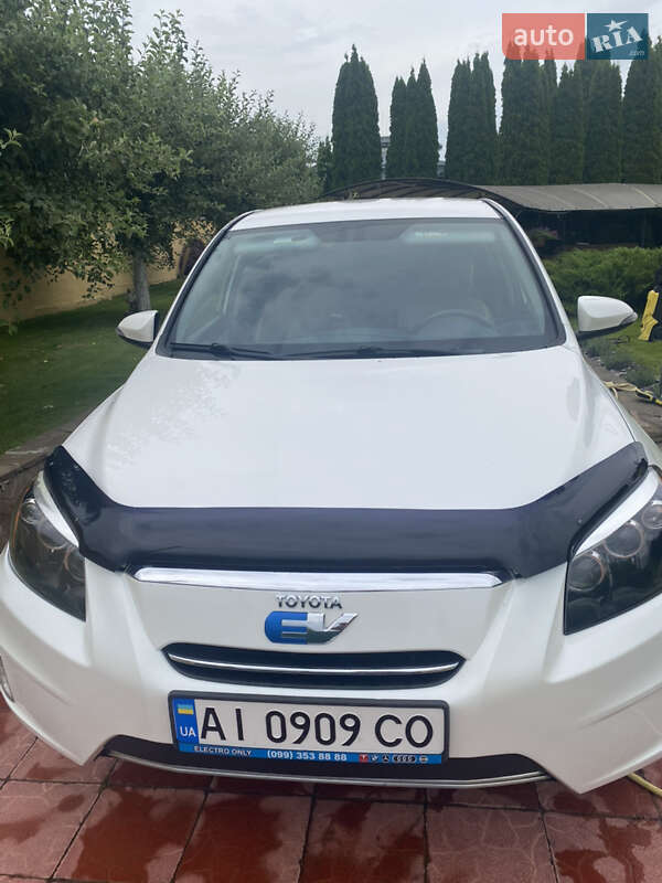 Внедорожник / Кроссовер Toyota RAV4 EV 2014 в Киеве