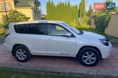 Внедорожник / Кроссовер Toyota RAV4 EV 2014 в 