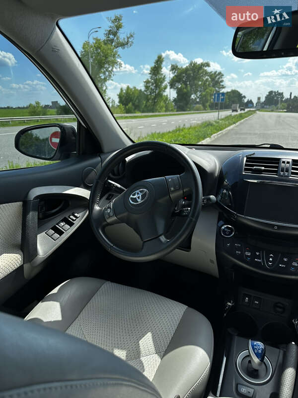 Внедорожник / Кроссовер Toyota RAV4 EV 2013 в Ромнах