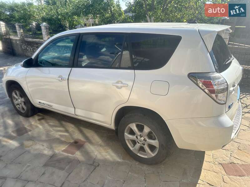 Внедорожник / Кроссовер Toyota RAV4 EV 2013 в Тернополе фото Внедорожник / Кроссовер Toyota RAV4 EV 2013 в Тернополе