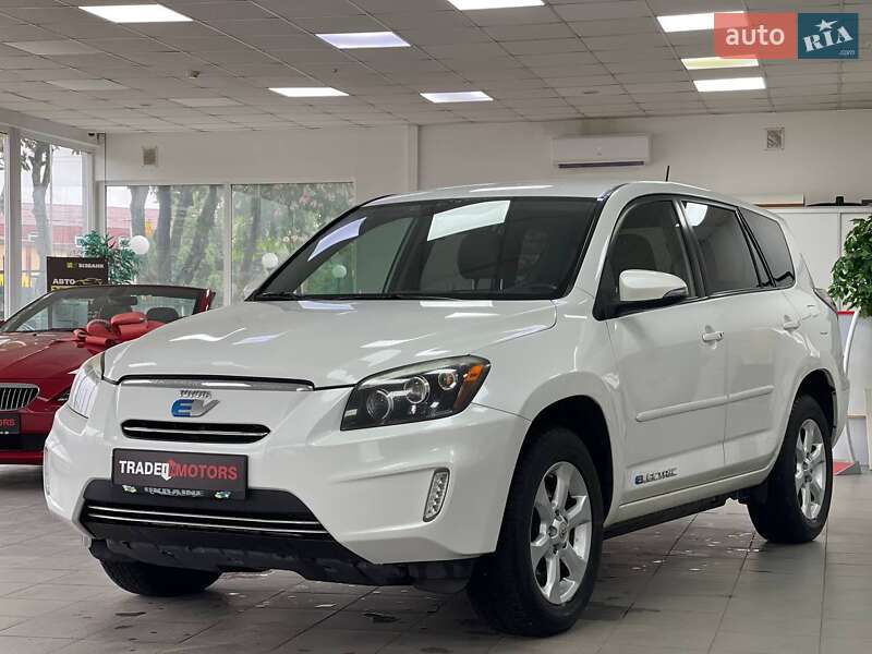 Внедорожник / Кроссовер Toyota RAV4 EV 2013 в Киеве
