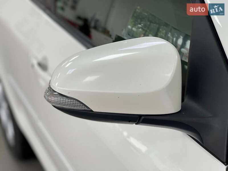 Внедорожник / Кроссовер Toyota RAV4 EV 2013 в Киеве