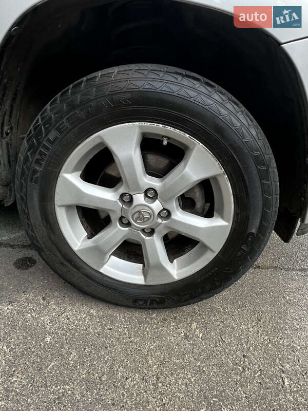Внедорожник / Кроссовер Toyota RAV4 EV 2014 в Киеве