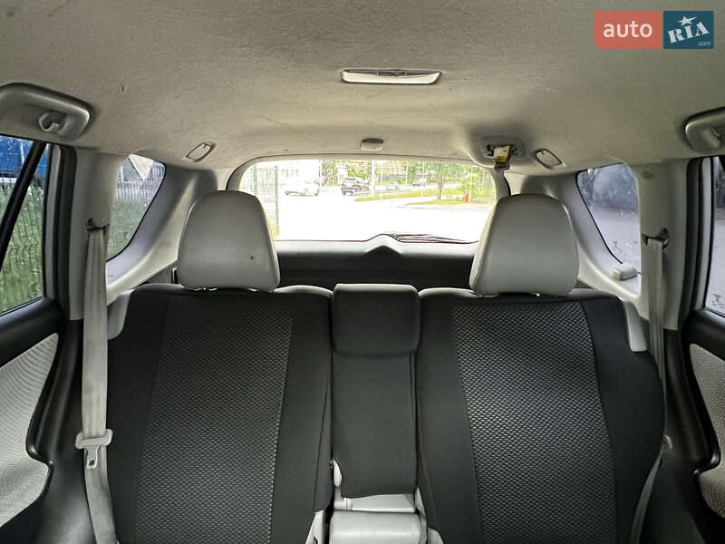 Внедорожник / Кроссовер Toyota RAV4 EV 2014 в Киеве