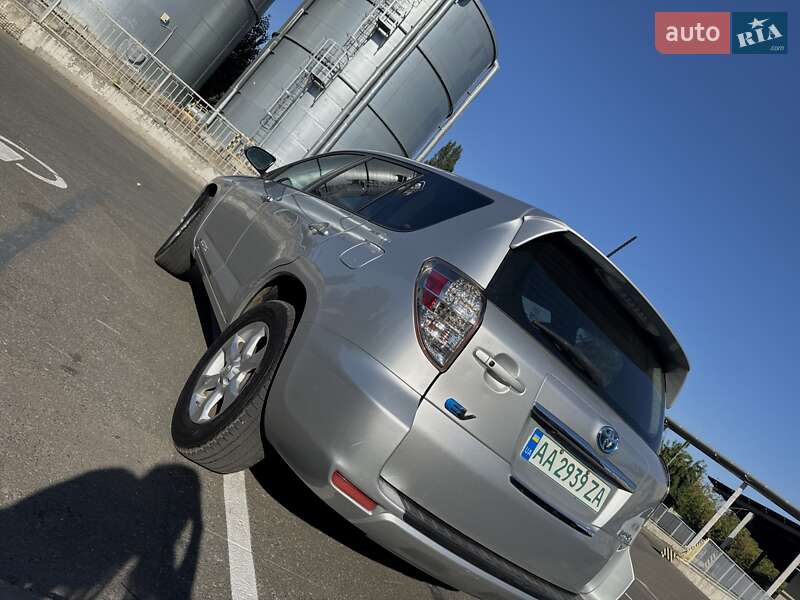 Внедорожник / Кроссовер Toyota RAV4 EV 2013 в Киеве