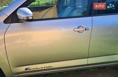 Внедорожник / Кроссовер Toyota RAV4 EV 2014 в 