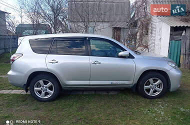 Позашляховик / Кросовер Toyota RAV4 EV 2013 в Києві