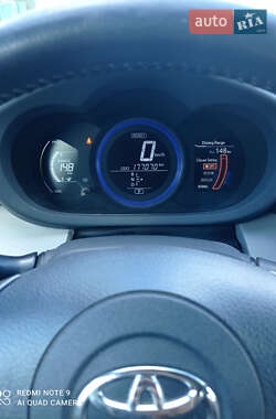 Внедорожник / Кроссовер Toyota RAV4 EV 2013 в 