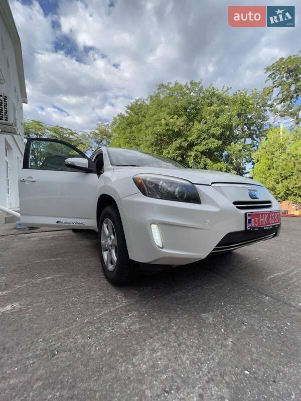 Toyota RAV4 EV 2013