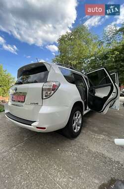 Внедорожник / Кроссовер Toyota RAV4 EV 2013 в 