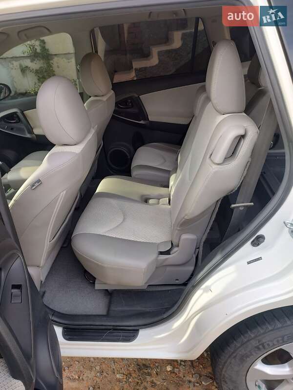 Позашляховик / Кросовер Toyota RAV4 EV 2012 в Ковелі