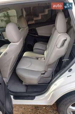Внедорожник / Кроссовер Toyota RAV4 EV 2012 в 
