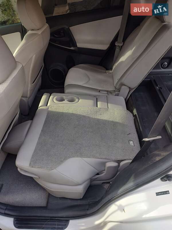 Позашляховик / Кросовер Toyota RAV4 EV 2012 в Ковелі