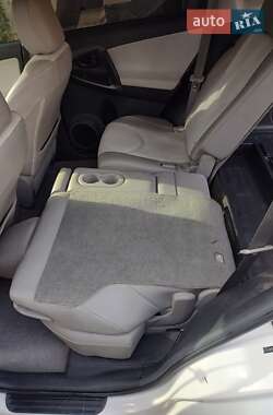 Внедорожник / Кроссовер Toyota RAV4 EV 2012 в 
