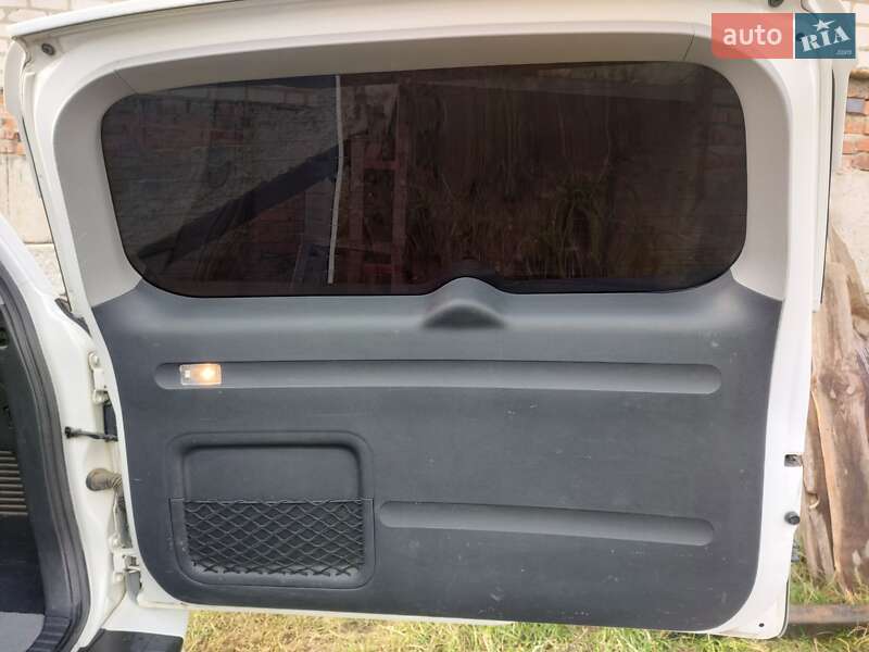 Позашляховик / Кросовер Toyota RAV4 EV 2012 в Ковелі