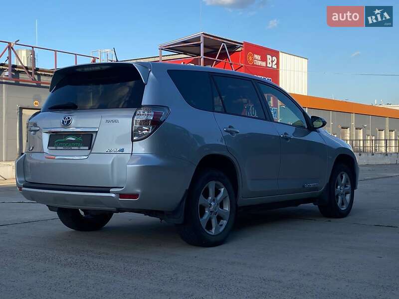 Внедорожник / Кроссовер Toyota RAV4 EV 2012 в Киеве