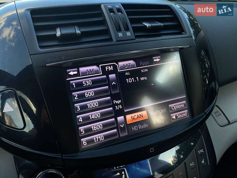 Внедорожник / Кроссовер Toyota RAV4 EV 2012 в Киеве