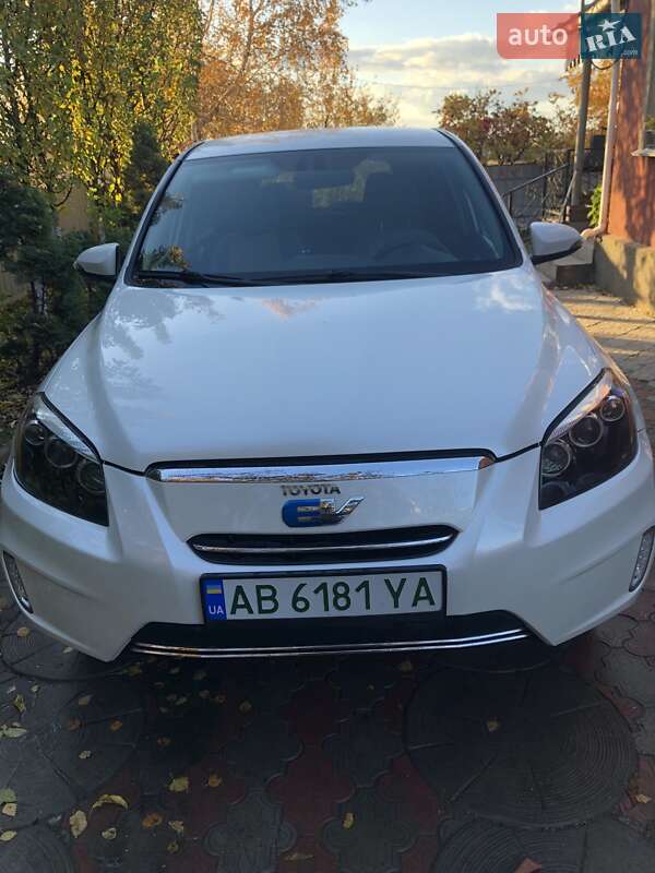 Toyota RAV4 EV 2013 Toyota RAV4 EV 2013