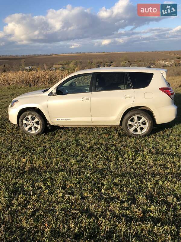 Позашляховик / Кросовер Toyota RAV4 EV 2013 в Крижополі фото 11 Позашляховик / Кросовер Toyota RAV4 EV 2013 в Крижополі