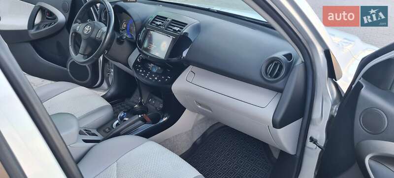 Позашляховик / Кросовер Toyota RAV4 EV 2014 в Нововолинську фото 17 Позашляховик / Кросовер Toyota RAV4 EV 2014 в Нововолинську