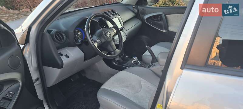 Позашляховик / Кросовер Toyota RAV4 EV 2014 в Нововолинську фото 41 Позашляховик / Кросовер Toyota RAV4 EV 2014 в Нововолинську
