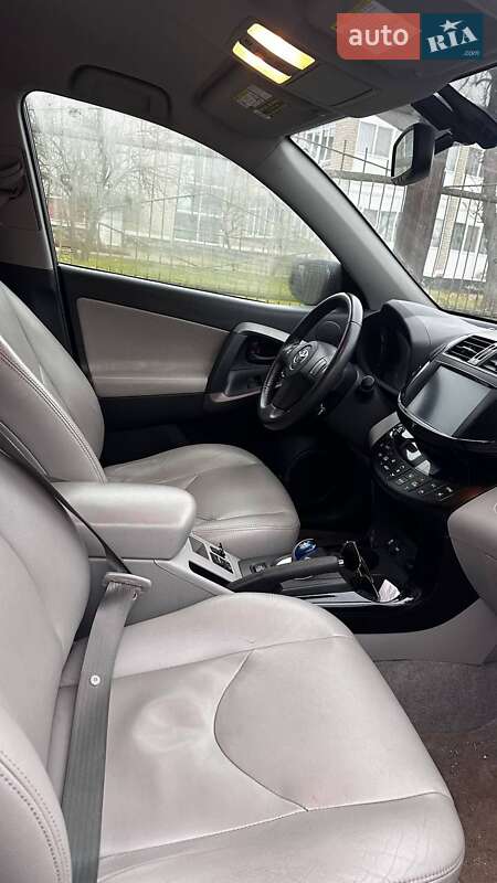 Внедорожник / Кроссовер Toyota RAV4 EV 2013 в Кременчуге фото 12 Внедорожник / Кроссовер Toyota RAV4 EV 2013 в Кременчуге