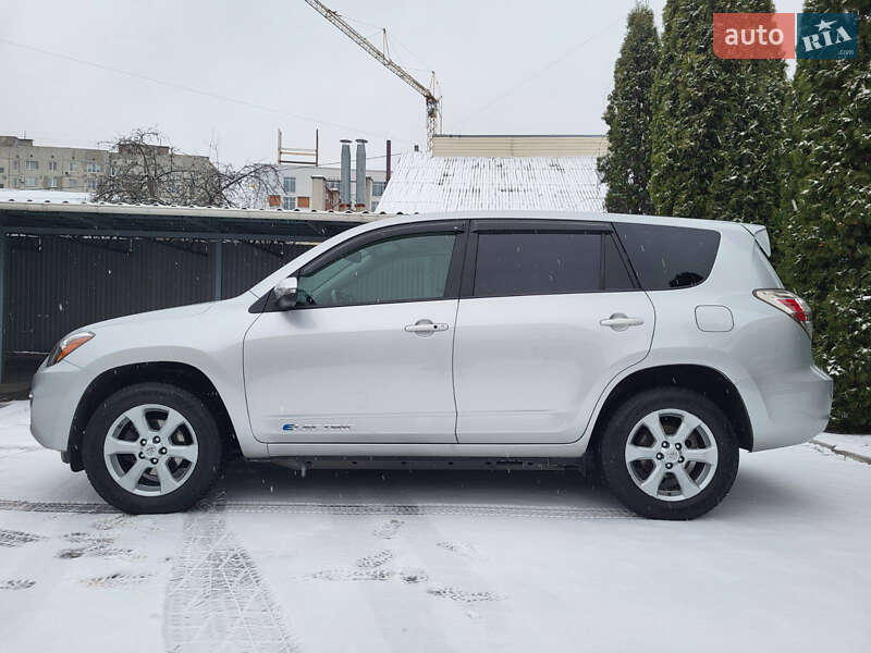 Позашляховик / Кросовер Toyota RAV4 EV 2014 в Черкасах фото 13 Позашляховик / Кросовер Toyota RAV4 EV 2014 в Черкасах