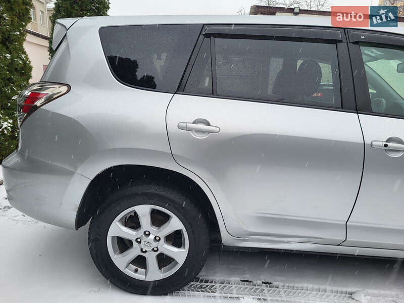 Позашляховик / Кросовер Toyota RAV4 EV 2014 в Черкасах фото 20 Позашляховик / Кросовер Toyota RAV4 EV 2014 в Черкасах