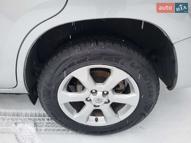 Позашляховик / Кросовер Toyota RAV4 EV 2014 в Черкасах фото 25 Позашляховик / Кросовер Toyota RAV4 EV 2014 в Черкасах