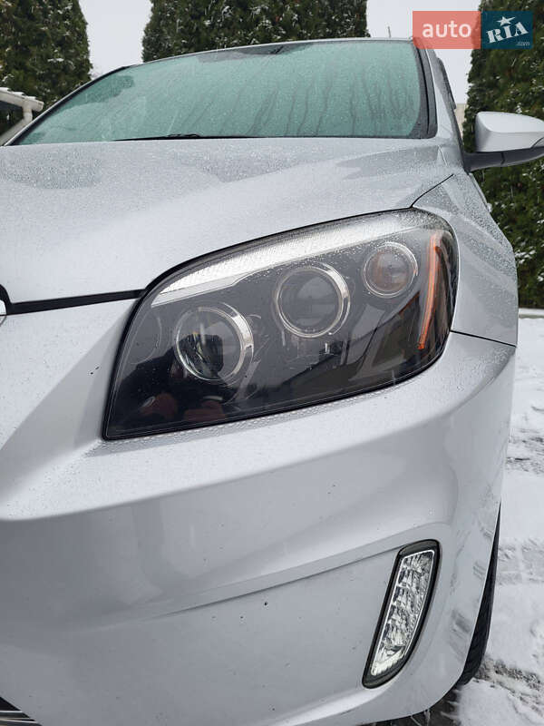 Позашляховик / Кросовер Toyota RAV4 EV 2014 в Черкасах фото 27 Позашляховик / Кросовер Toyota RAV4 EV 2014 в Черкасах