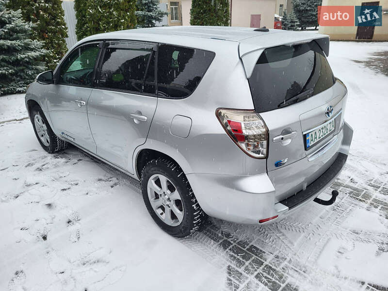 Позашляховик / Кросовер Toyota RAV4 EV 2014 в Черкасах фото 30 Позашляховик / Кросовер Toyota RAV4 EV 2014 в Черкасах