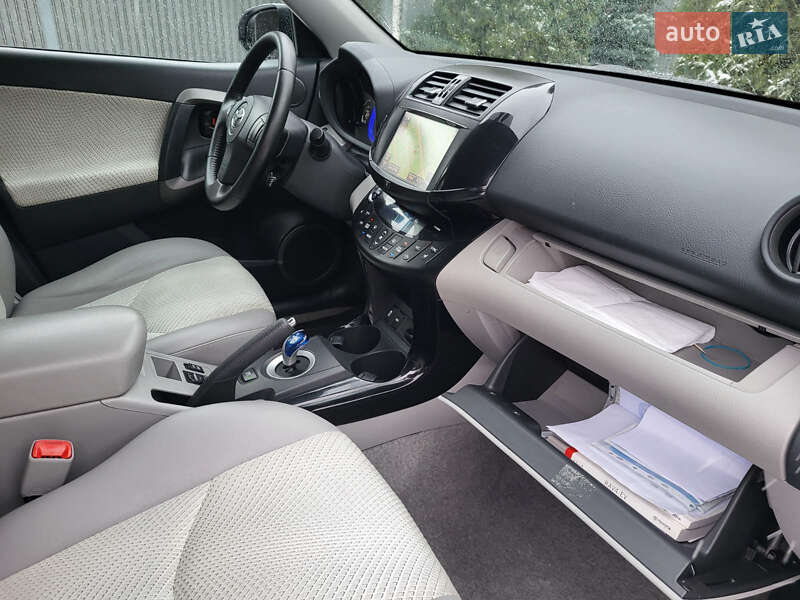 Позашляховик / Кросовер Toyota RAV4 EV 2014 в Черкасах фото 42 Позашляховик / Кросовер Toyota RAV4 EV 2014 в Черкасах